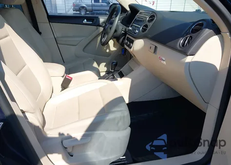 2012 Volkswagen Tiguan Le из США, поврежденный, VIN WVGAV7AX2CW582223